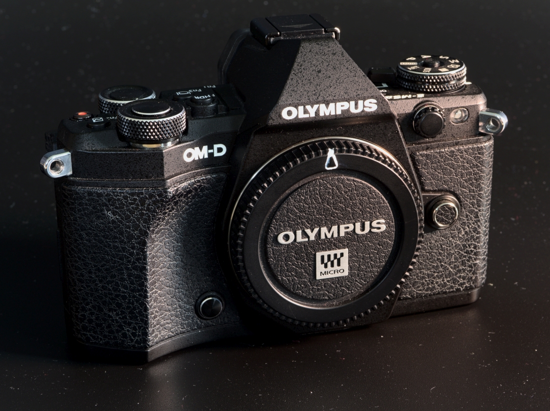 Olympus OM-D E-M5 II